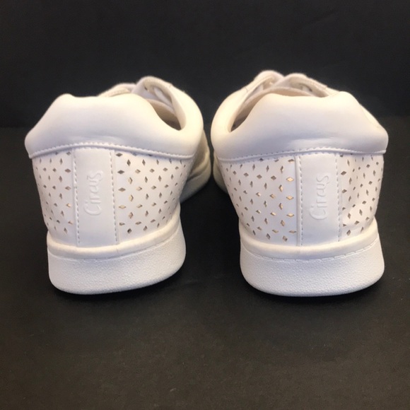 ⭐️ Circus by Sam Edelman Sneaker - Picture 3 of 10